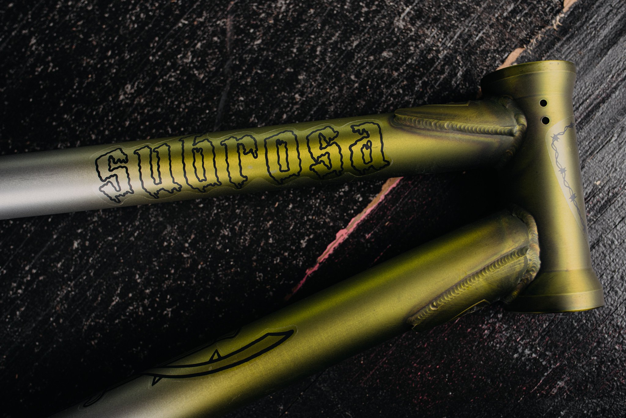 SUB_RoseFrame_Black_TransGreenFade_InStudio_BlackWood_Details_10_WEB