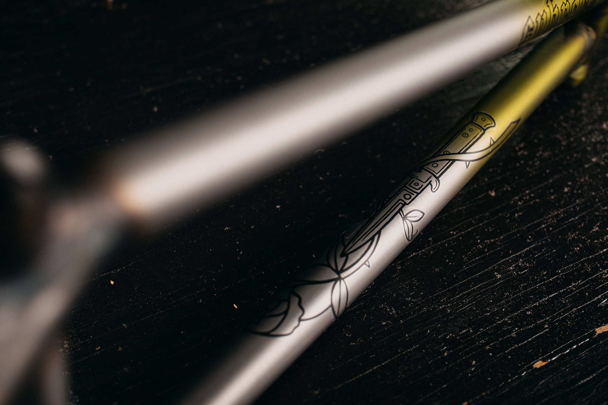 SUB_RoseFrame_Black_TransGreenFade_InStudio_BlackWood_Details_15_WEB
